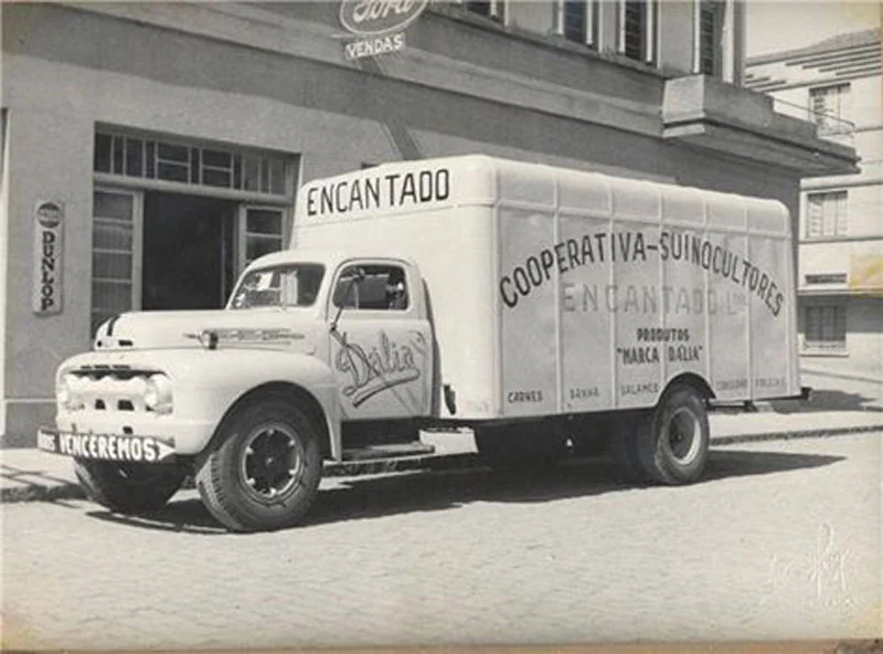 Foto original: Caminhao De Entregas Cooperativa