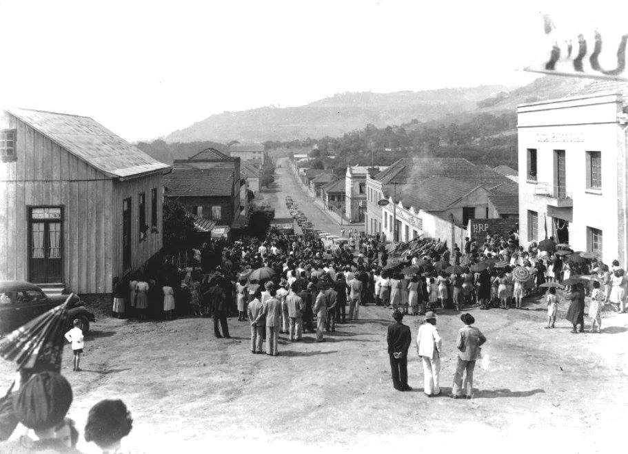 Foto original: Celebracao Em Frente A Igreja