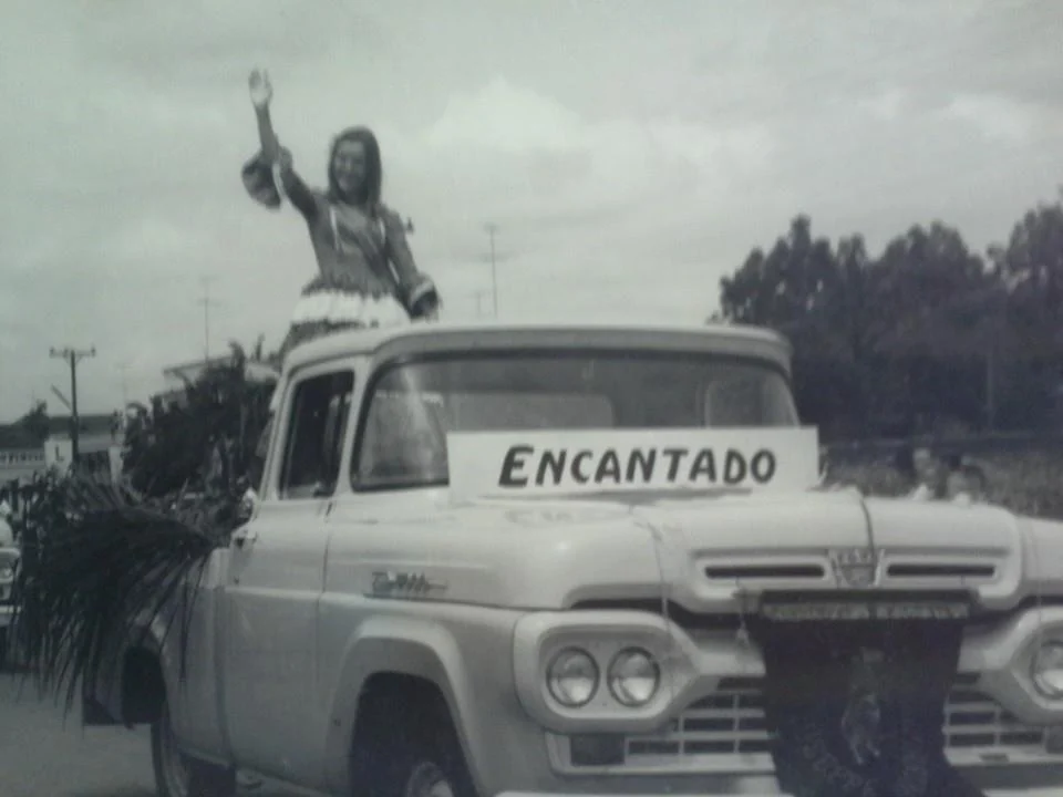 Foto original: Caminhonete Encantado Em Evento