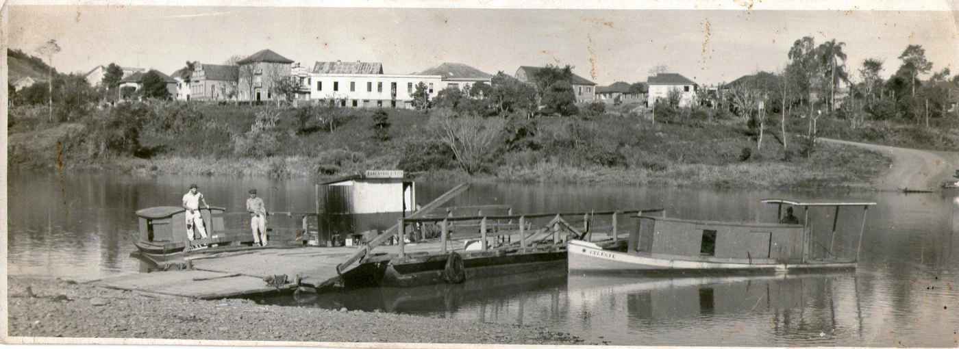 Foto original: Lago E Paisagem Urbana