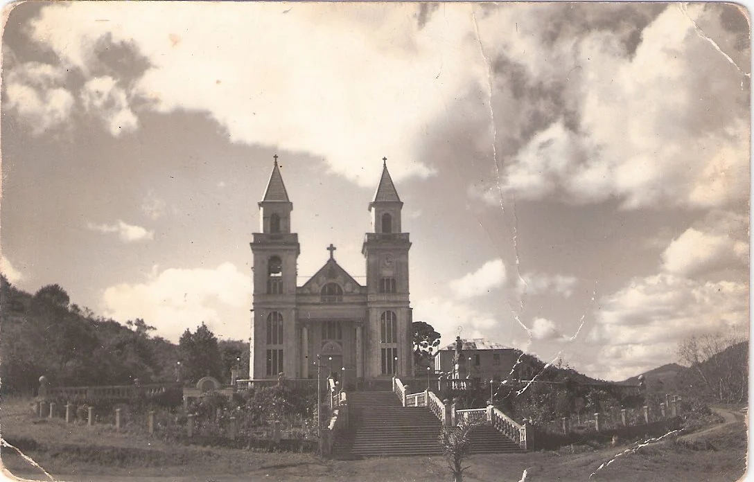 Foto original: Familia Em Frente A Casa