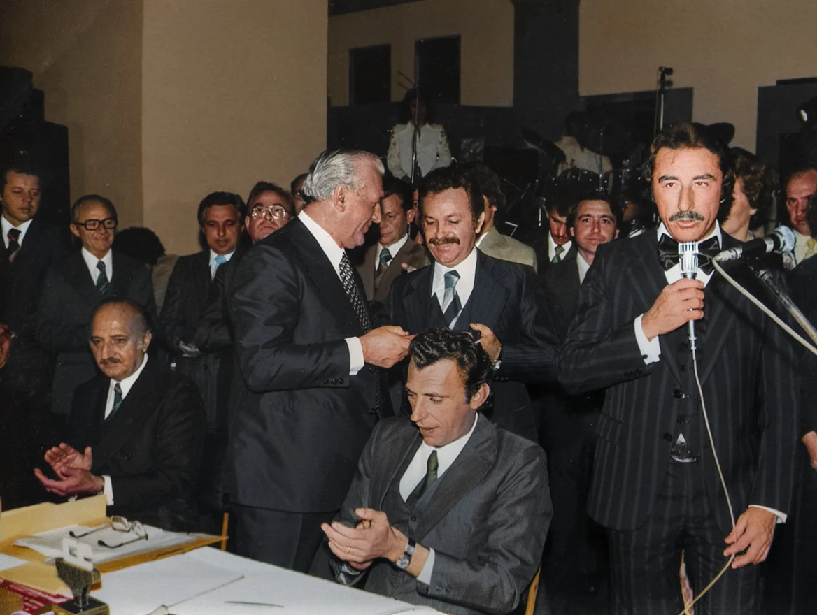 Foto restaurada e colorizada: Cerimonia Com Autoridades