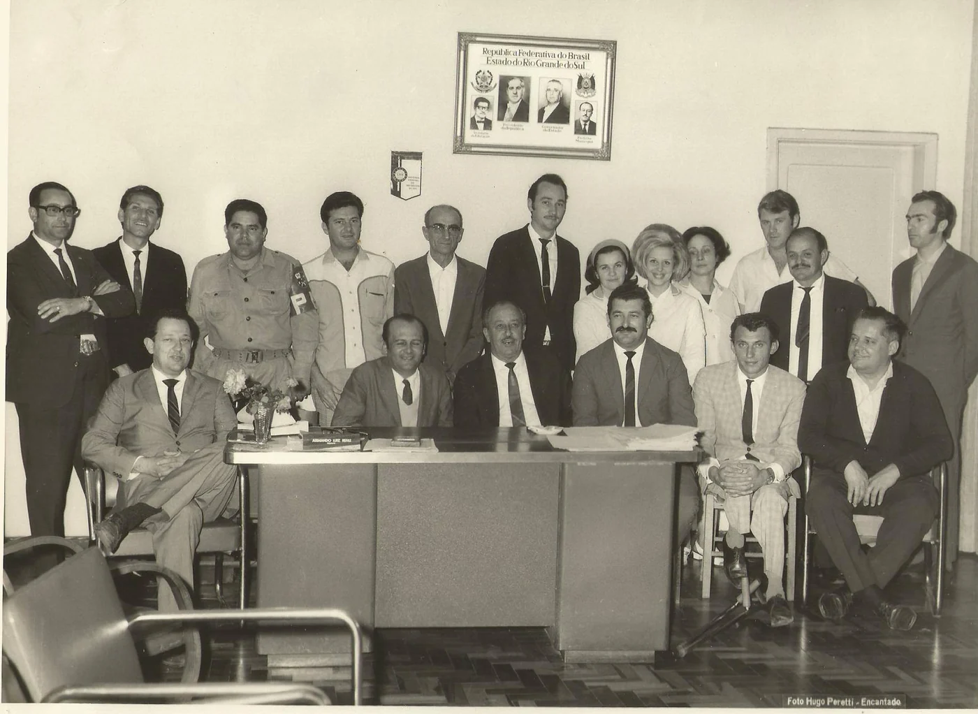 Foto original: Diretoria Em Escritorio