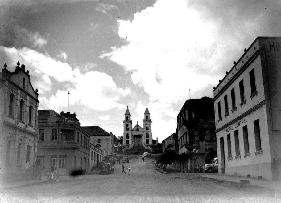Foto original: Avenida Central Em Preto E Branco