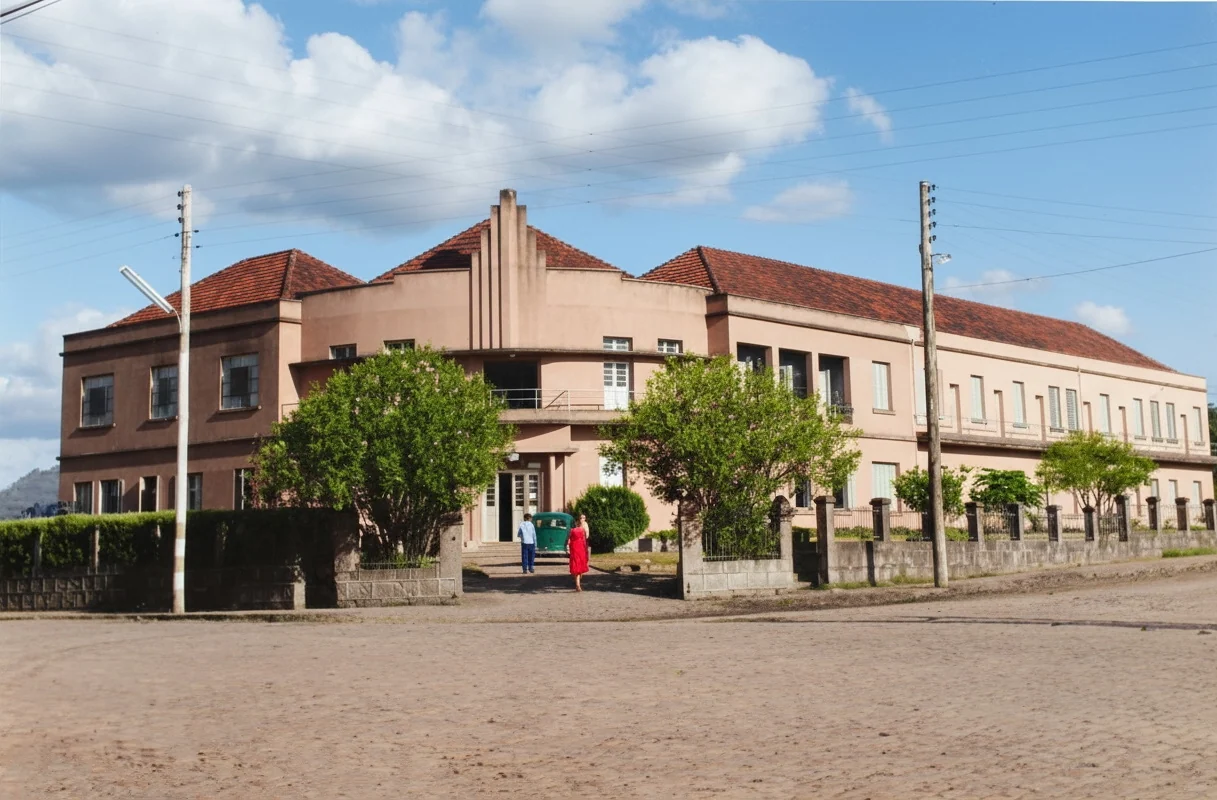 Foto restaurada e colorizada: Predio Industrial Historico